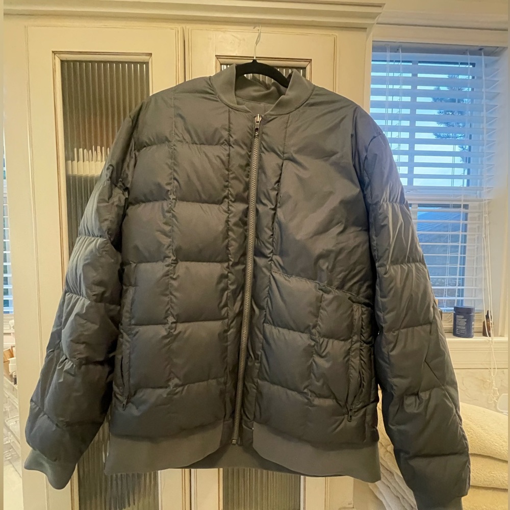 lululemon athletica Men's Olive Green Puffer Bomber Jacket